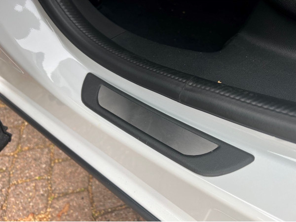 Instaplijsten voor Fiat Punto Typ 199 2005-2018 (5 deurs) - Kras bescherming - Set van 4 - Zwart/metallic