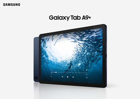 Donkerblauwe Samsung Galaxy Tab A9+ met scherm dat een duiker en vissen toont.