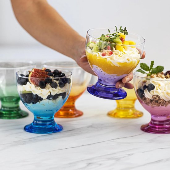 Glazen dessertkommen gekleurde ijsschalen | 475 ml | Set van 6 | Dessertglazen glazen kom set met korte steel en ijscoupe glas | vaatwasmachinebestendig | Collectie Selina Rainbow Blast