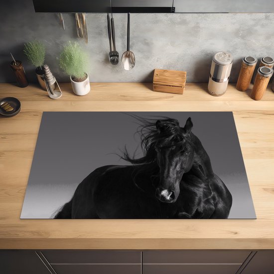 KitchenYeah® Inductie beschermer 81.2x52 cm - Paard - Dieren - Manen - Zwart - Kookplaataccessoires - Afdekplaat voor kookplaat - Inductiebeschermer - Inductiemat - Inductieplaat mat