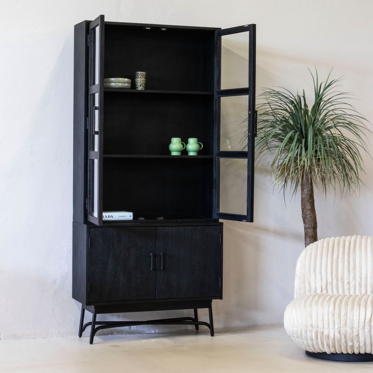 Giga Meubel Vitrinekast Romee - Mangohout - Zwart - 100x38x220cm