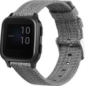 kwmobile Horlogebandje geschikt voor Garmin Venu Sq 2 Music / Sq 2 20mm - Band voor smartwatch - Metaal en canvas - lichtgrijs