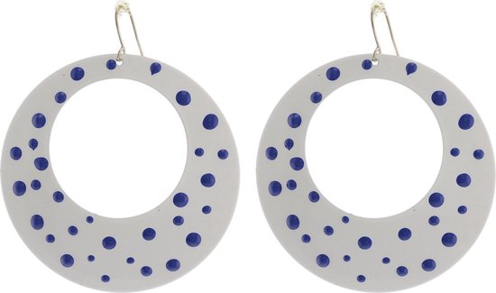 Behave Oorbellen hangers wit met stipjes blauw 6 cm