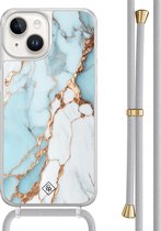 Casimoda® hoesje met grijs koord - Geschikt voor iPhone 14 - Marmer Lichtblauw - Afneembaar koord - TPU/acryl - Blauw