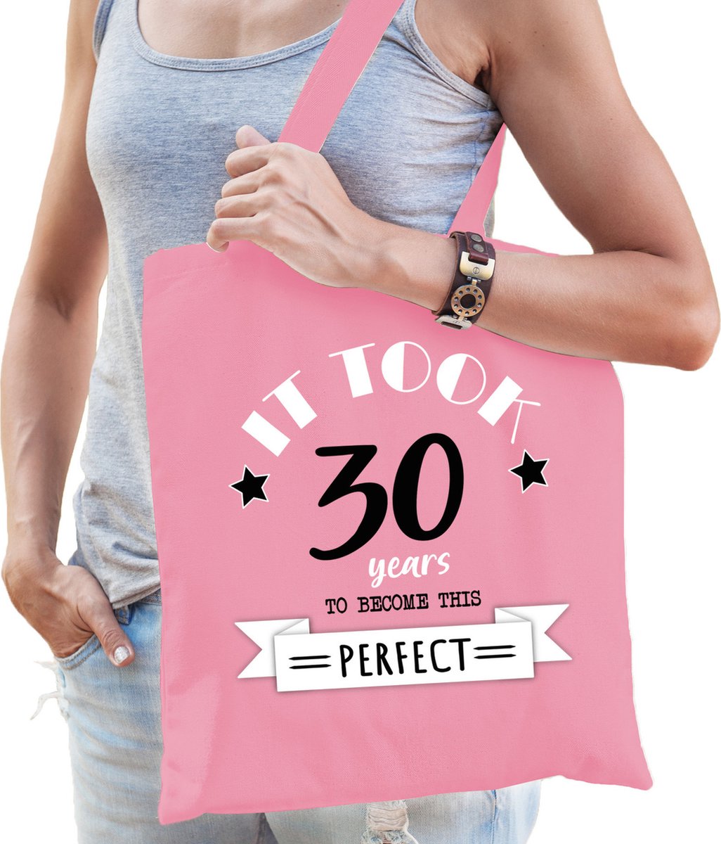 Bellatio Decorations cadeau tas dames - 30 en perfect - lichtroze - katoen - 42 x 38 cm - dertig