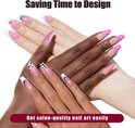 Twee handen met diverse nail art designs: french manicure, luipaardprint, stippen, ruitjes en bloemen.