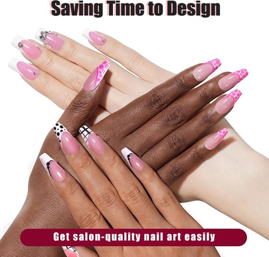 Twee handen met diverse nail art designs: french manicure, luipaardprint, stippen, ruitjes en bloemen.
