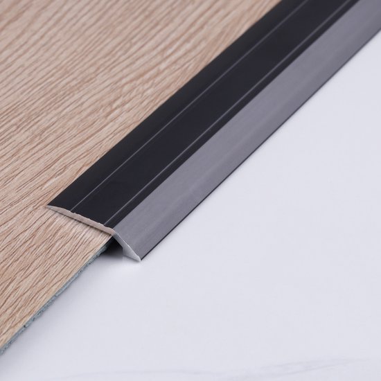 Profilé de transition autocollant dénivelé noir mat 1,50 mètres