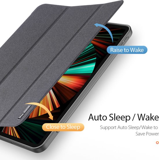 Donkergrijze hoes voor iPad Pro met openklapbaar deksel dat het scherm activeert. "Auto Sleep/Wake" met pijlen die de functionaliteit aangeven.
