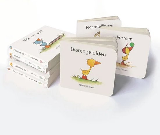 Stapel met 5 kleine kartonnen boekjes, vier ervan uitgestald, met tekeningen van eenden en andere dieren. Titels zijn o.a. 'Dieren geluiden', 'Vormen'.