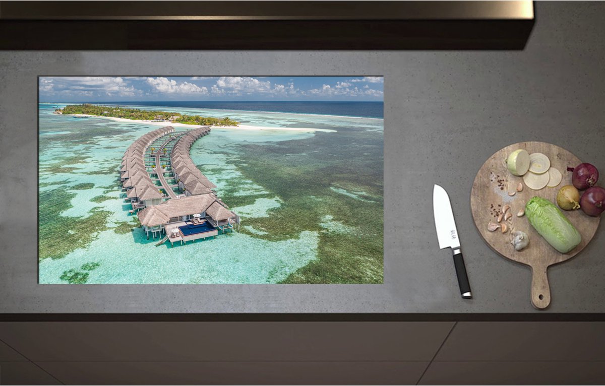 Inductieplaat Beschermer - Bovenaanzicht van Luxe Resorts op de Zee aan de Maledieven - 85x52 cm - 2 mm Dik - Inductie Beschermer - Bescherming Inductiekookplaat - Kookplaat Beschermer van Wit Vinyl