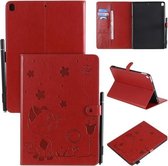 Voor iPad 10.2 / Air (2019) / Pro 10.5 Cat Bee Embossing Pattern Horizontale Flip lederen hoes met houder & kaartsleuven & portemonnee & Pennensleuf & Wake-up / Slaapfunctie (rood)