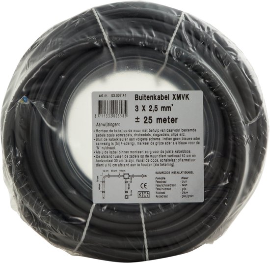 Zwarte buitenkabel XMVK 3 x 2,5 mm², 25 meter, in plastic wikkel. Label met productinformatie en installatieschema.