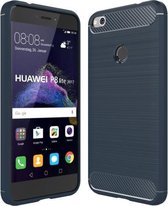 Voor Huawei P8 Lite (2017) geborsteld koolstofvezel textuur schokbestendig TPU beschermhoes (donkerblauw)