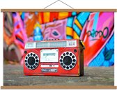 Schoolplaat – Rode Radio voor Graffiti Muur - 90x60cm Foto op Textielposter (Wanddecoratie op Schoolplaat)