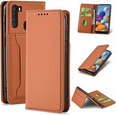 Voor Samsung Galaxy A21 Sterk magnetisme Vloeibaar gevoel Horizontale flip lederen tas met houder & kaartsleuven en portemonnee (bruin)