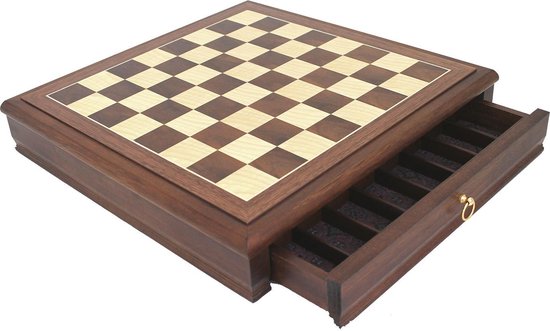 Afbeelding van het spel Schaakbord box – Walnoot – 43x43 cm