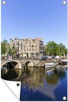 Tuindecoratie Weerspiegeling van een brug bij de Brouwersgracht in Amsterdam - 40x60 cm - Tuinposter - Tuindoek - Buitenposter