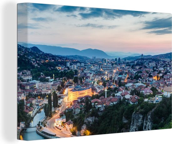 Canvas Schilderij Cityscape van Sarajevo in Bosnië en Herzegovina - 30x20 cm - Wanddecoratie