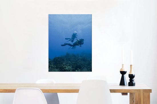 Deux plongeurs nagent au-dessus de la toile de récif de corail 60x80 cm - Tirage photo sur toile (Décoration murale salon / chambre)