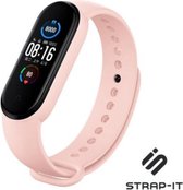 Siliconen Smartwatch bandje - Geschikt voor  Xiaomi Mi band 5 / 6 siliconen bandje - lichtroze - Strap-it Horlogeband / Polsband / Armband