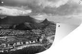 Tuinposters buiten Uitgestrekt uitzicht op Kaapstad en de Tafelberg - zwart wit - 90x60 cm - Tuindoek - Buitenposter