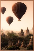 JUNIQE - Poster met kunststof lijst Hot Air Balloons in Bagan -13x18