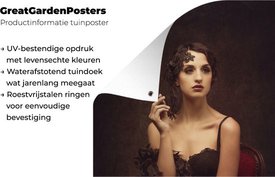 Femme fume une cigarette pendant les années folles 80x120 cm