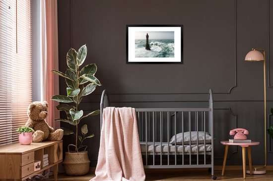 Photo encadrée - Une vague derrière le phare de la Jument en France cadre photo 60x40 cm - Affiche encadrée (Décoration murale salon / chambre)