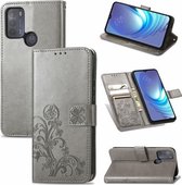 Voor Motorola Moto G50 vierbladige sluiting reliëf gesp mobiele telefoon bescherming lederen tas met lanyard & kaartsleuf & portemonnee & beugel functie (grijs)