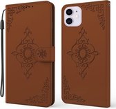 Reliëf Fortune Flower Pattern Horizontale Flip Leather Case met houder & kaartsleuf & portemonnee & lanyard voor iPhone 11 (bruin)