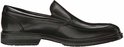 Zwarte ECCO mocassin, zij-aanzicht. Glad leren schoen met elastische zij-inzet en lage hak.