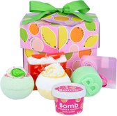 Bomb Cosmetics Cadeau Bad Geschenkset Fruit Basket Gift Box met handgemaakte zeep, bath bombs en veel meer!