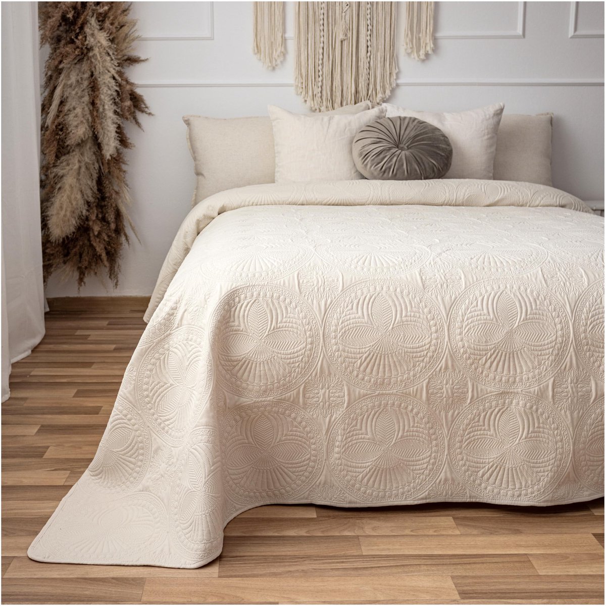 Unyqoos Luxueuze XXL Sprei met Mandala Motief voor Elegante Slaapkamerinrichting Crème