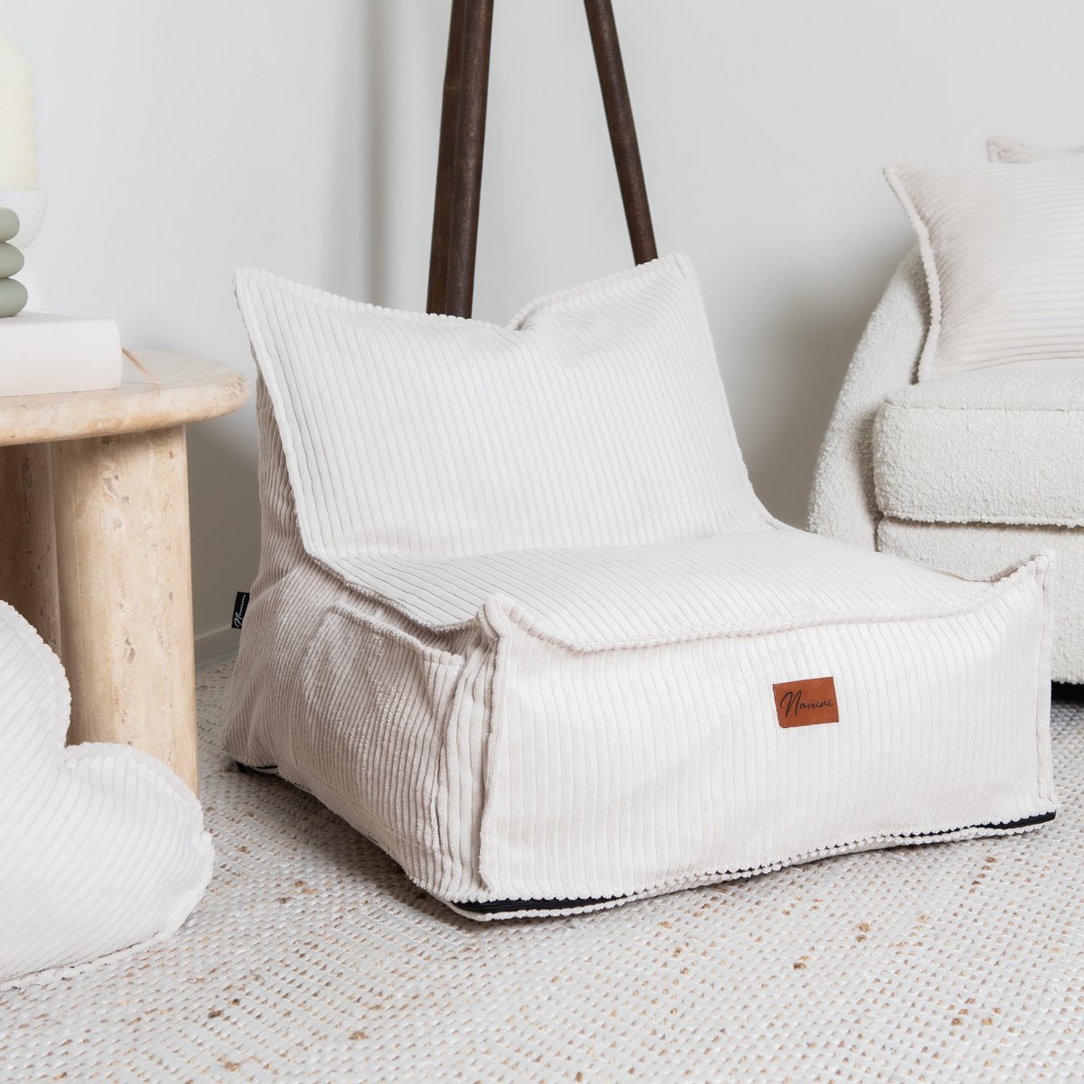 Namini Kinderzitzak | Zitzak voor Kinderen | Beanbag Stoel | Gevuld | Vloeistofafstotend | Afneembare & Uitwasbare hoes | Zijvak + Handgreep | Handgemaakt | Dubbele Ritssluiting | Beige | 60x70xcm