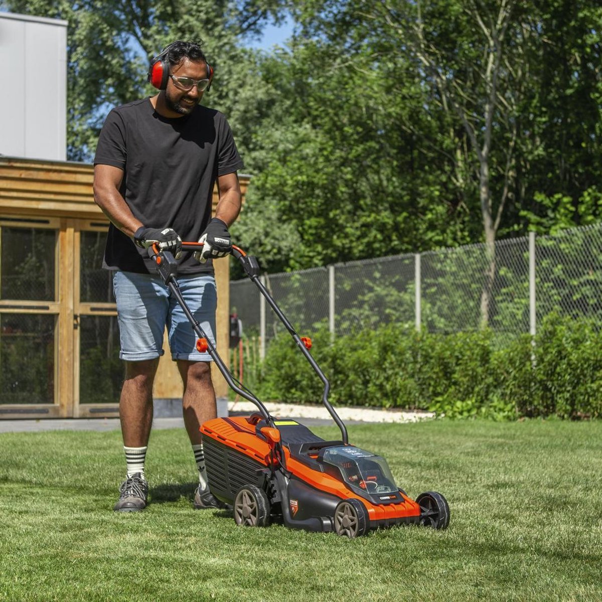 Dual Power Accu-grasmaaier en grastrimmer POWDPG75567 - Grasmaaier van 20 V en 340 mm Ø en grastrimmer van 20 V en 240 mm Ø, met accu en lader – foto 4