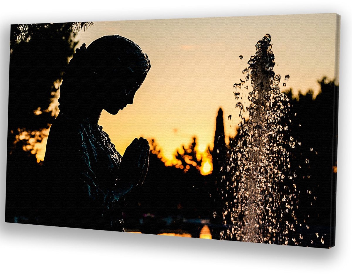 Vrouw en fontein bij zonsondergang - Silhouet canvaskunst - Kunstwerk standbeeld - Fontein