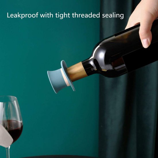 Een blauwe dop in de vorm van een hoge hoed wordt in een wijnfles geplaatst. De tekst 'Leakproof with tight threaded sealing' staat linksboven.