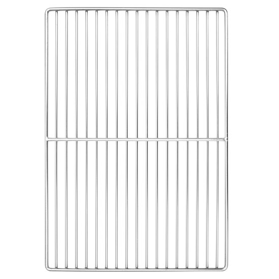 Een zilverkleurig, rechthoekig metalen grillrooster met fijne staven, op een witte achtergrond.
