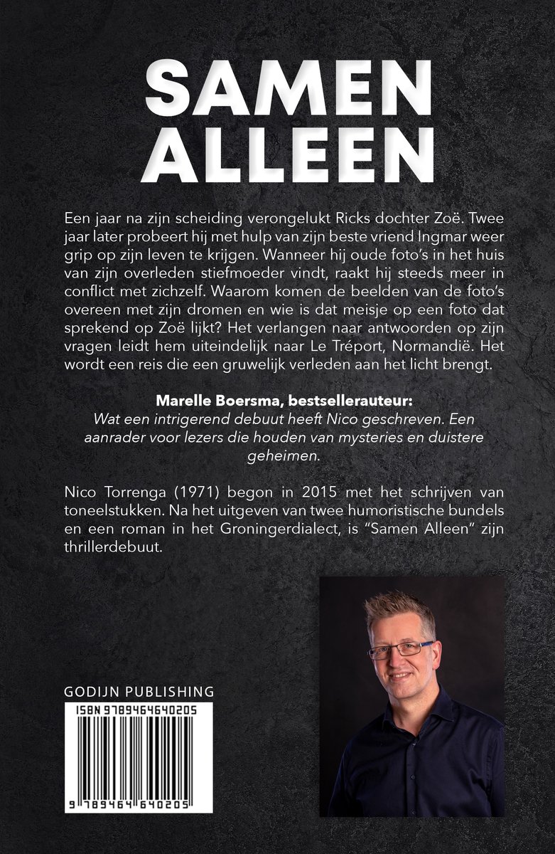 Achterkant boek met tekst en een foto van de auteur Nico Torrenga.