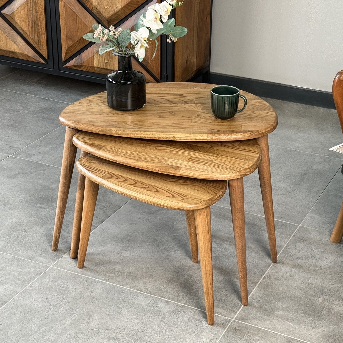 Zigon Salontafel Set van 3 - Bijzettafel - Ercol Stijl Rustiek Ontwerp in Kastanjebruin Hout - Natuurlijke Look - Salontafel voor Moderne Woningdecoratie