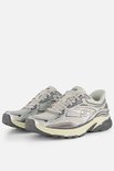Grijze Skechers instappers met zilveren details en veters. 'S'-logo op de zijkant en gestapelde zool.