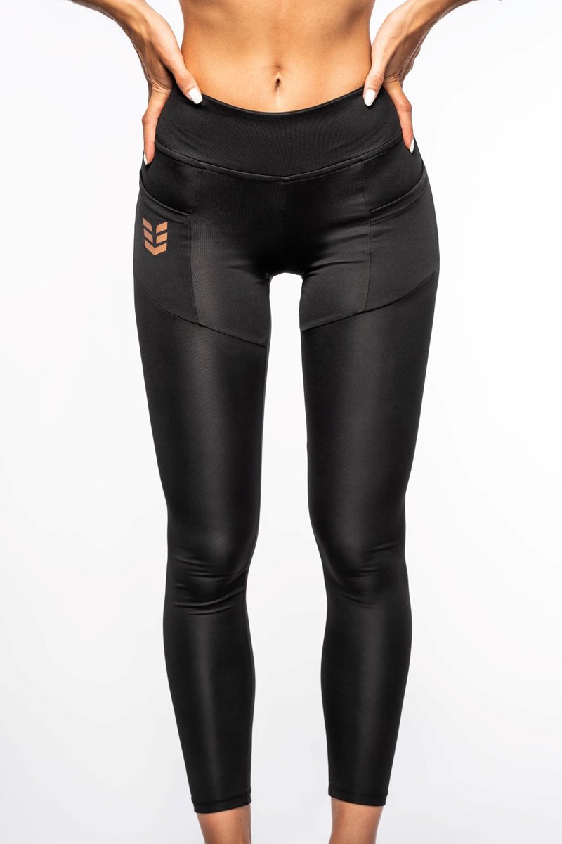 Elastische High-Waist Yoga-Leggings aus recycelt Polyester von Empire Embodied L