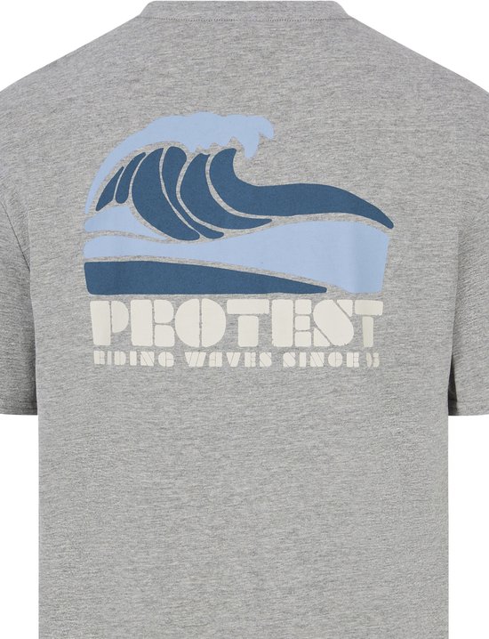 Achterkant van een grijze t-shirt met een grote blauwe golfontwerp en tekst 'PROTEST RIDING WAVES SINCE 03'.