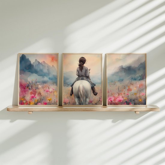FineArtia - Fille espiègle à cheval dans un champ de fleurs - Set de 3 posters - 30 x 40 cm - Chambre de fille - Poster enfant - Chambre de bébé - Cadeau naissance - Décoration murale - Décoration murale chambre enfant - Sans cadre