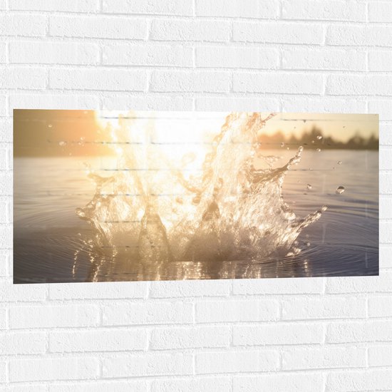 Muursticker - Waterspetters in Water met Stralende Zon - 100x50 cm Foto op Muursticker