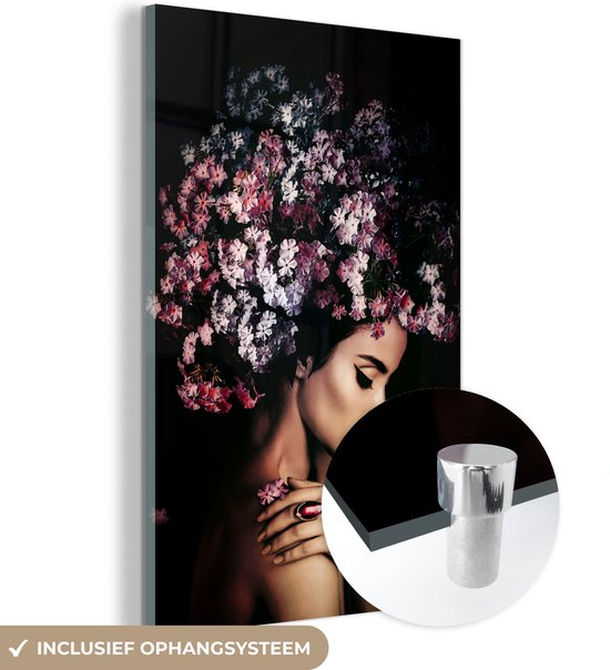 Glasschilderij vrouw - Bloemen - Roze - Schilderijen woonkamer - Foto op glas - Glasplaat - Kamer decoratie - 40x60 cm - Wanddecoratie - Muurdecoratie - Slaapkamer - Schilderij glas