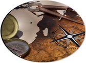 Dibond Ovaal - Kompas op Wereldkaart - 28x21 cm Foto op Ovaal (Met Ophangsysteem)