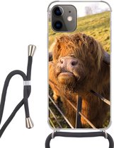 Étui pour iPhone 12 Mini - Motif Highlander écossais - Clôture - Herbe - Siliconen - Bandoulière - Coque arrière avec cordon - Étui avec cordon