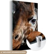MuchoWow® Glasschilderij 40x60 cm - Schilderij acrylglas - Giraffe - Licht - Zwart - Foto op glas - Schilderijen